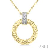 1/8 Ctw Cable Chain Inspired Bold Weave Circle Round Cut Diamond Pendant With Chain in Yellow Gold Vermeil