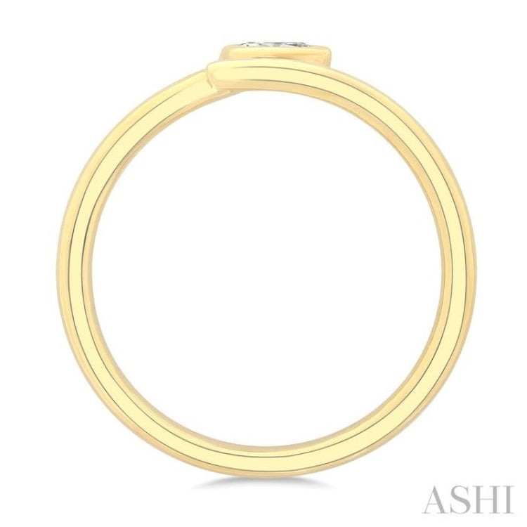 1/6 Ctw Bypass Bezel Set Pear Cut Diamond Open Fashion Ring in 14K Yellow Gold