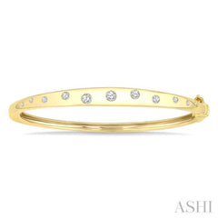 1/2 Ctw Round Cut Diamond Mosaic Fashion Bangle in 10K Yellow Gold