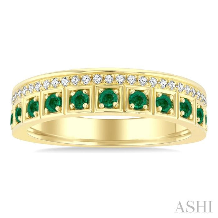 2 MM Round Shape Emerald and 1/6 Ctw Round Cut Diamond Precious Fashion Band in 10K Yellow Gold