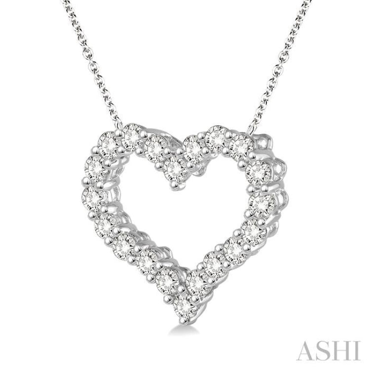 1/2 Ctw Round Cut Diamond Heart Pendant With Chain in 14K white Gold
