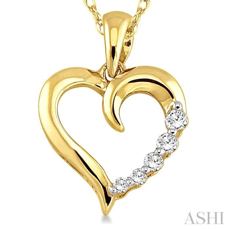 1/10 Ctw Round Cut Diamond Heart Shape Journey Pendant in 14K Yellow Gold with Chain