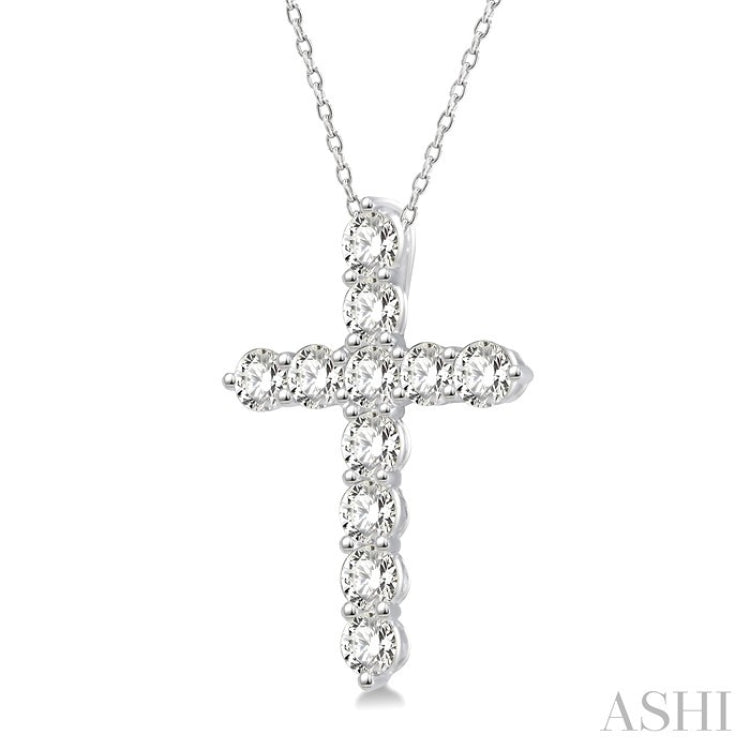3/4 Ctw Round Cut Diamond Cross Pendant in 14K White Gold with Chain