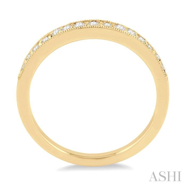 1/4 Ctw Round Cut Diamond Wedding Band in 14K Yellow Gold