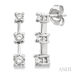 1/2 Ctw Round Cut Diamond Earrings in 14K White Gold