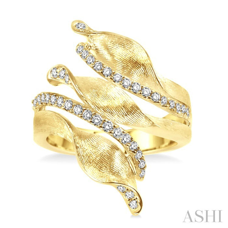 1/2 Ctw Round Cut Diamond Fashion Ring in 14K Yellow Gold