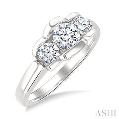 1 Ctw 3-Stone Round Cut Diamond Fashion Ring in 14K White Gold