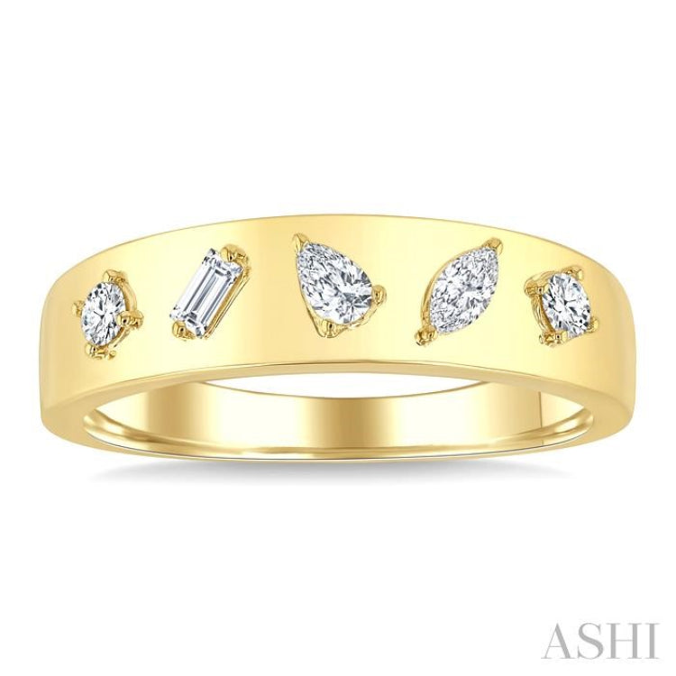 1/4 Ctw Mixed Cut Diamond Bold Fashion Ring in 14K Yellow Gold