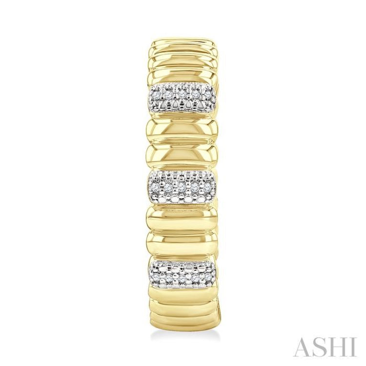 1/10 Ctw Bold Ribbed Round Cut Diamond Fashion Hoop Earring in Yellow Gold Vermeil
