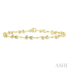 1/4 Ctw Leaf Accent Wavy Link Round Cut Diamond Fashion Bracelet in 10K Yellow Gold