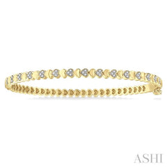 1/6 Ctw Puffed Heart Round Cut Diamond Bangle in Yellow Gold Vermeil