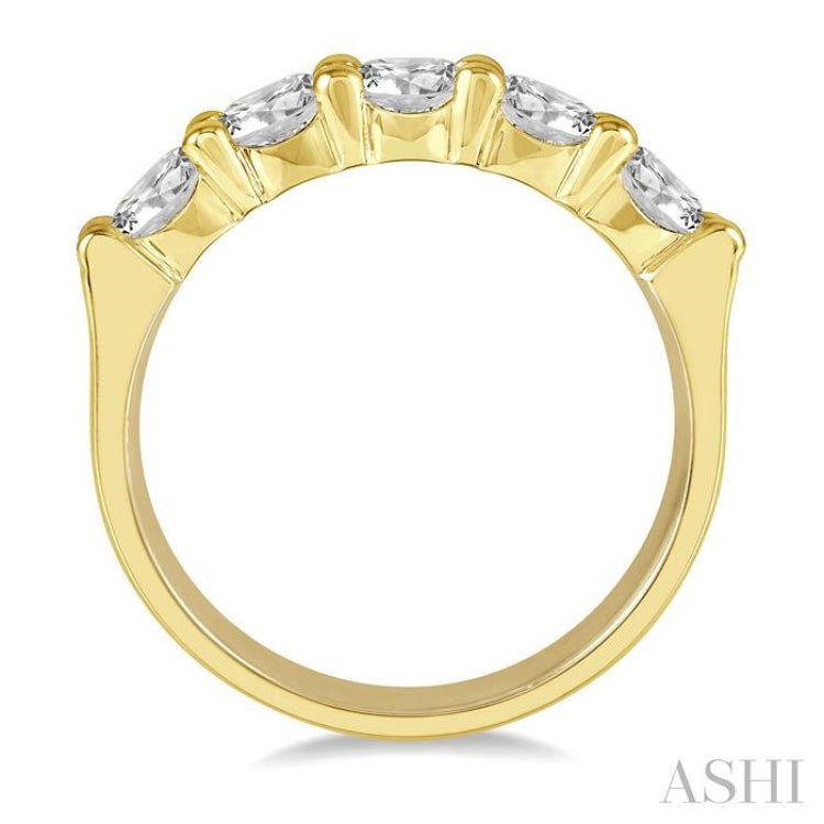 1 1/2 Ctw 5 Stone Round Cut Diamond Wedding Band in 14K Yellow Gold