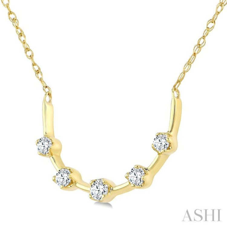 1/6 Ctw Round Cut Diamond Smile Bar Necklace in 10K Yellow Gold