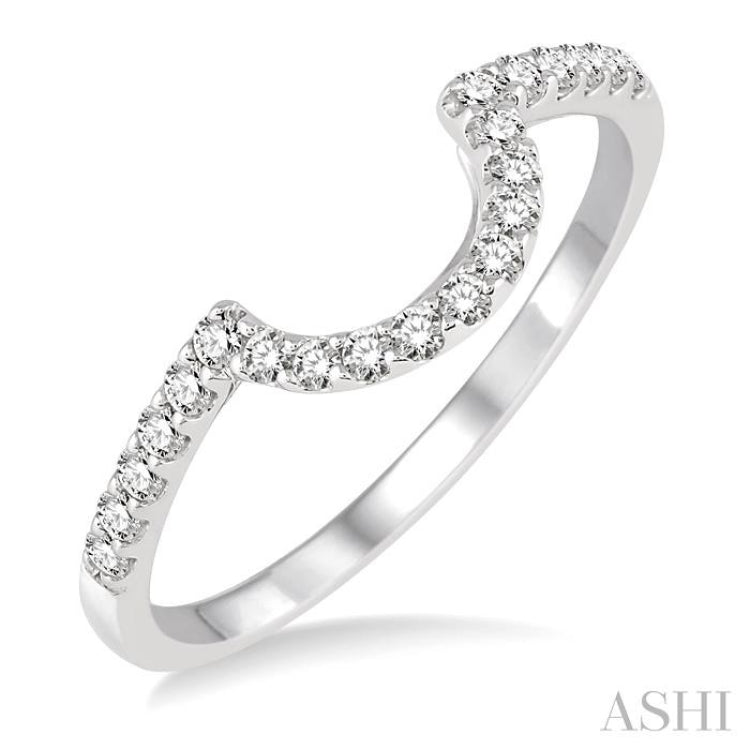 1/4 Ctw Round Cut Diamond Wedding Band in 14K White Gold