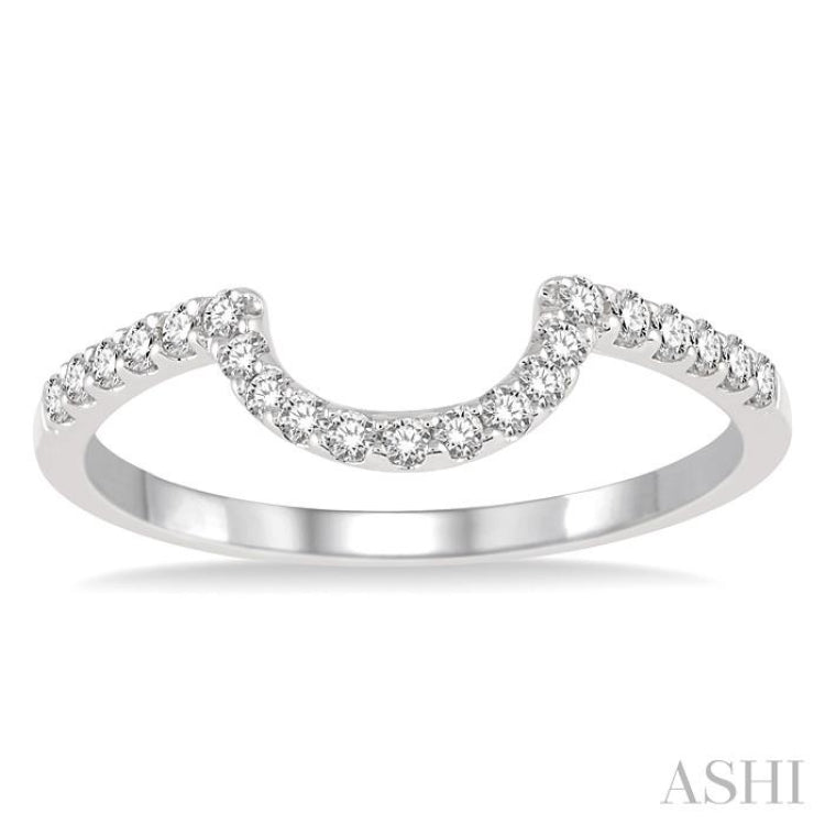 1/4 Ctw Round Cut Diamond Wedding Band in 14K White Gold