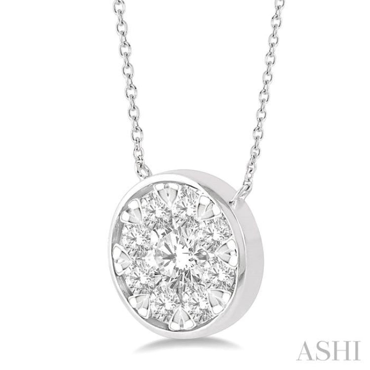 1/2 Ctw Round Shape Lovebright Diamond Pendant With Chain in 14K White Gold