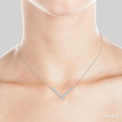 3/4 Ctw Round Cut Diamond Chevron Necklace in 14K White Gold