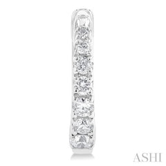 1/4 Ctw Graduated Round Cut Diamond Fashion Huggie Petites in 10K White Gold