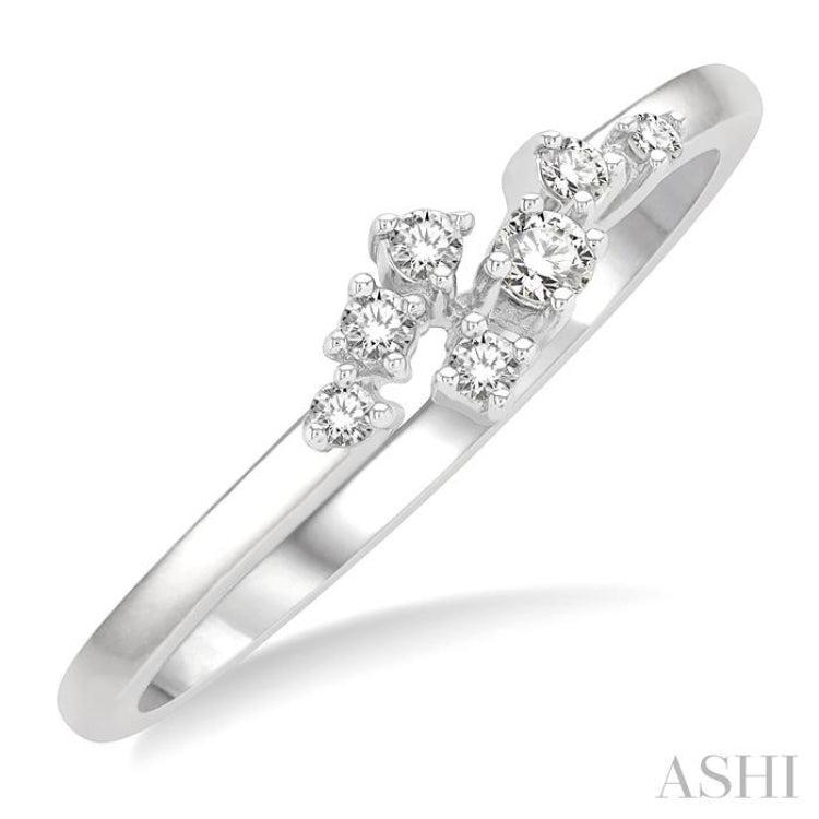 1/8 Ctw Petite Open Center Scatter Round Cut Diamond Fashion Ring in 14K White Gold