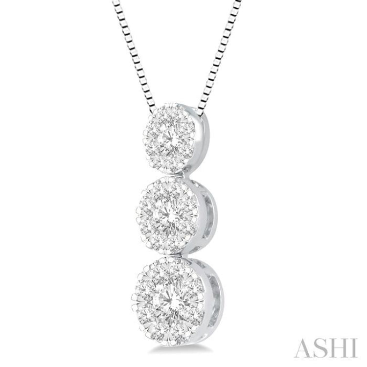1/2 Ctw Lovebright 3 stone Essential Round Cut Diamond Pendant with Chain in 14K White Gold