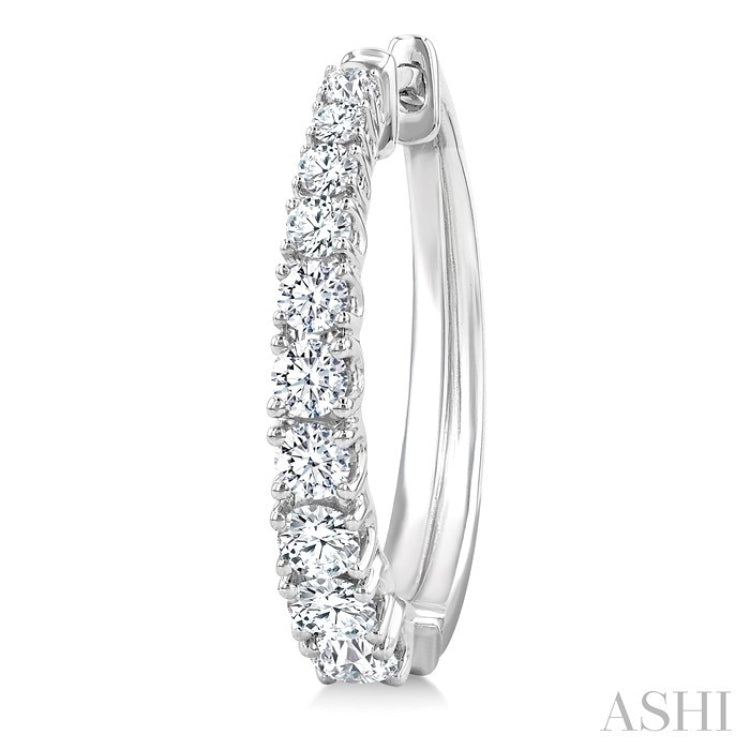 1 1/2 Ctw Graduated Round Cut Diamond Fashion Hoop Earrings in 14K White Gold