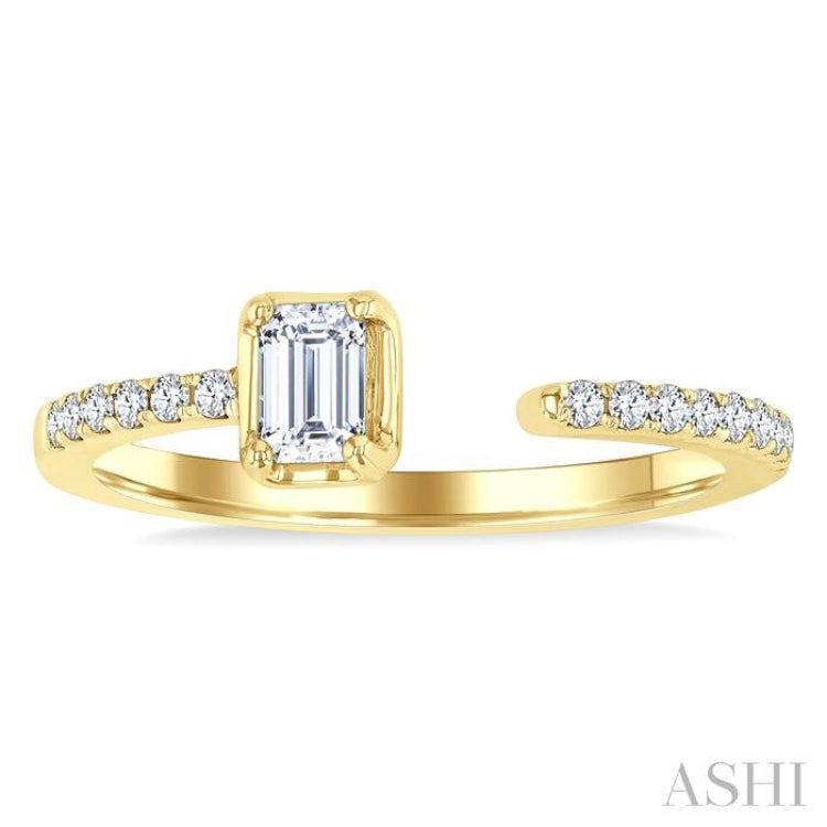 3/8 Ctw Emerald and Round Cut Diamond Fashion Open Ring in 14K Yellow Gold