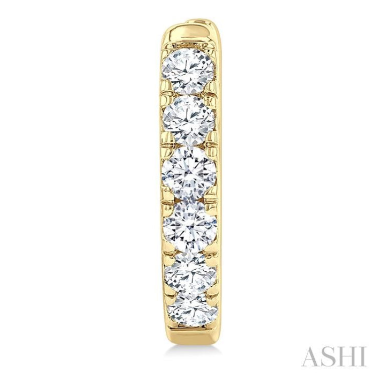 1/2 Ctw Round Cut Diamond Hoop Earrings in 14K Yellow Gold